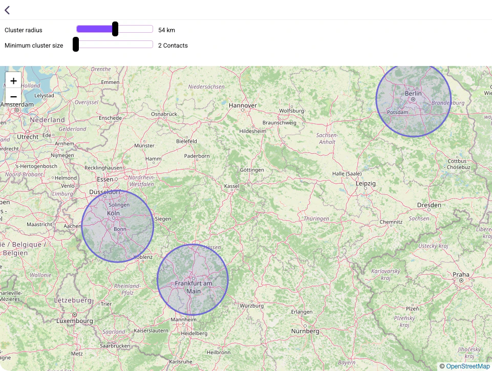 Cluster-Finder-Karte von Deutschland mit Kontakt-Clustern rund um Berlin, Frankfurt und Köln sowie Radius- und Mindestgrößen-Steuerung